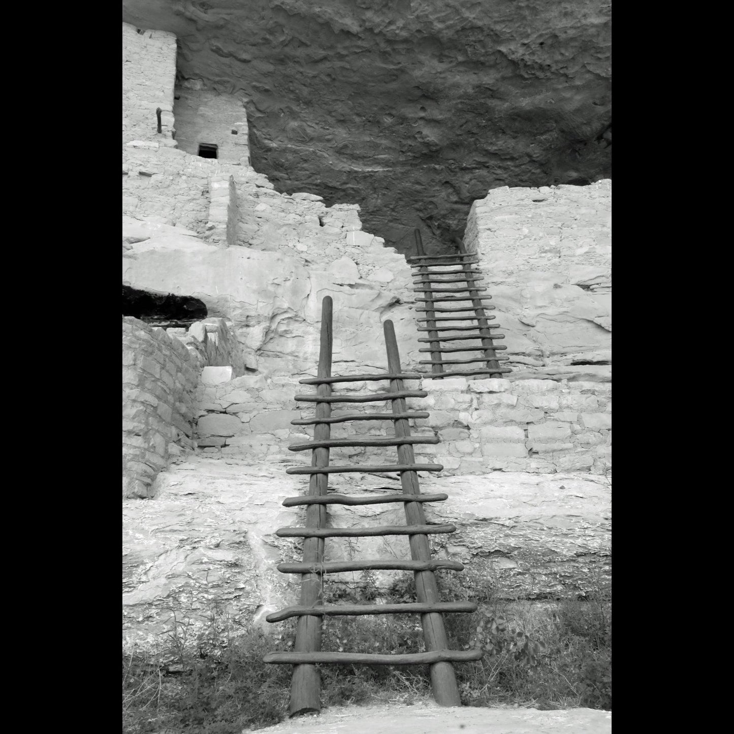 long-house-ruins-black-and-white-v-isenhower-photography - V. Isenhower Photography