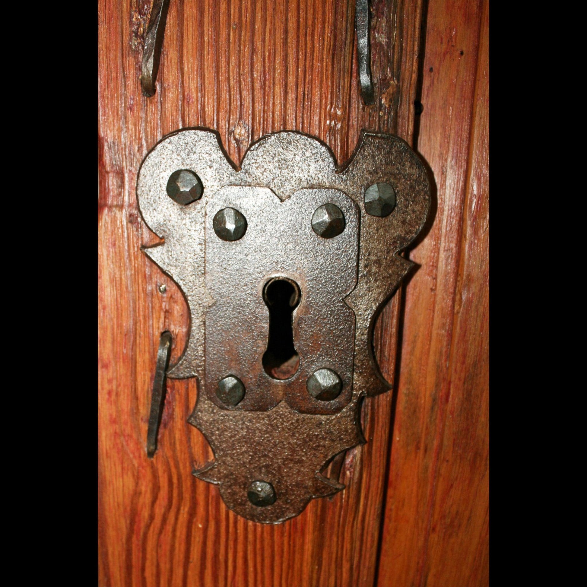 key-hole-and-staples-on-old-door-v-isenhower-photography - V. Isenhower Photography