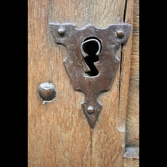 key-hole-with-old-bolt-v-isenhower-photography - V. Isenhower Photography
