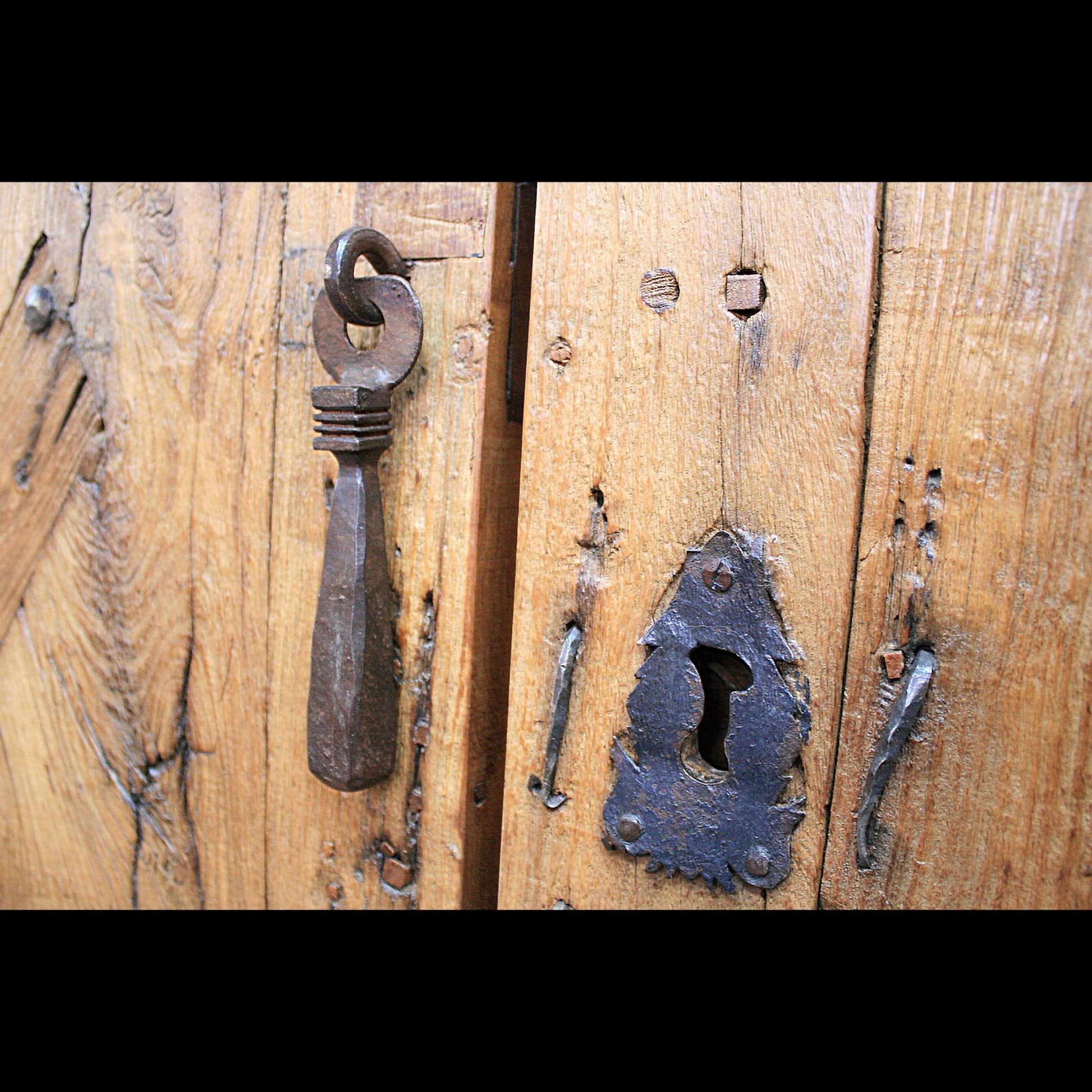 old-key-hole-and-hardware-v-isenhower-photography - V. Isenhower Photography