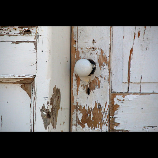 old-white-door-knob-and-door-v-isenhower-photography - V. Isenhower Photography